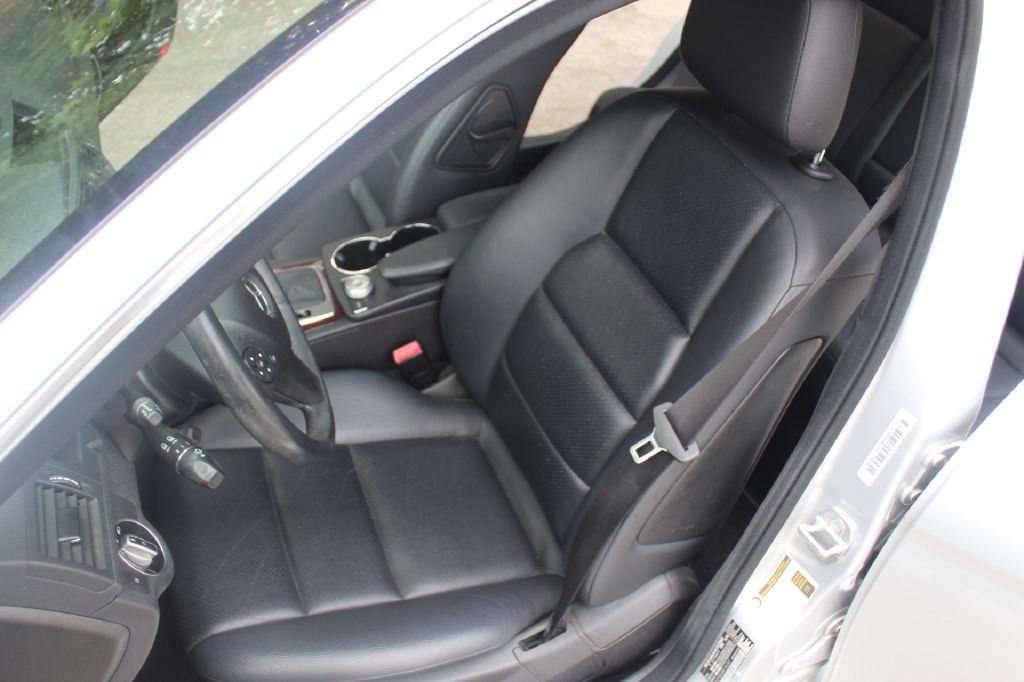 2011 Mercedes-Benz C-Class Image 11