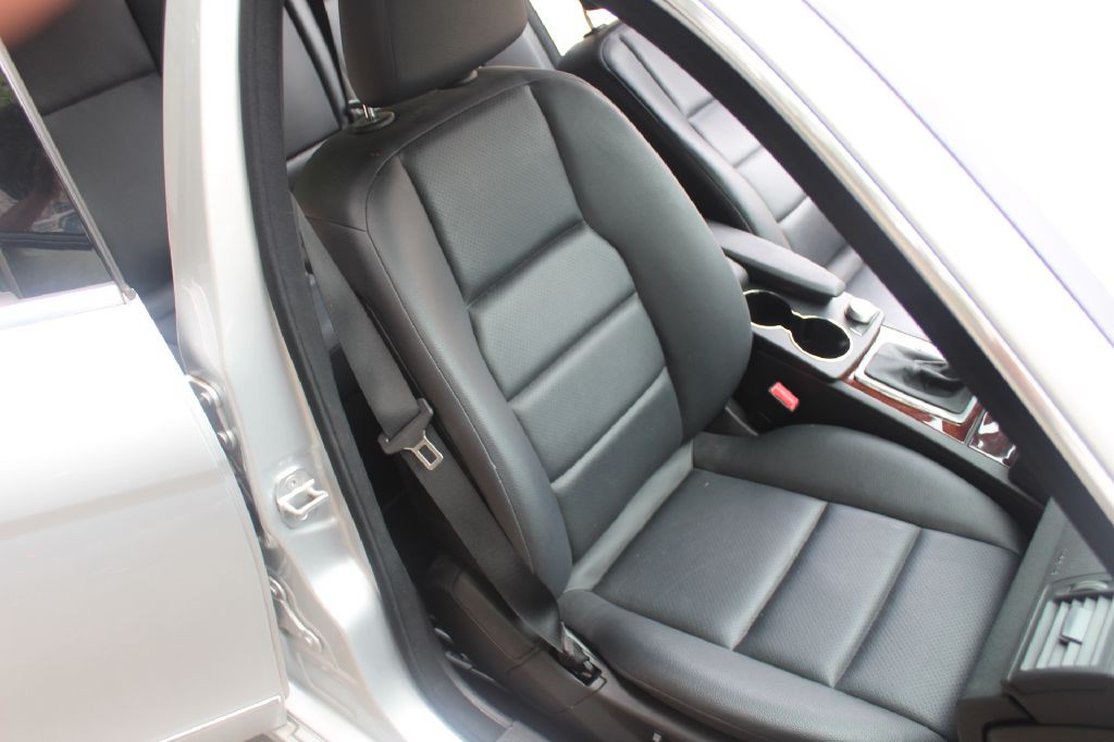 2011 Mercedes-Benz C-Class Image 12