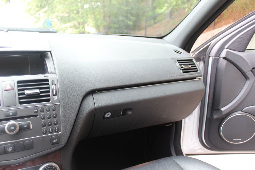 2011 Mercedes-Benz C-Class Image 18
