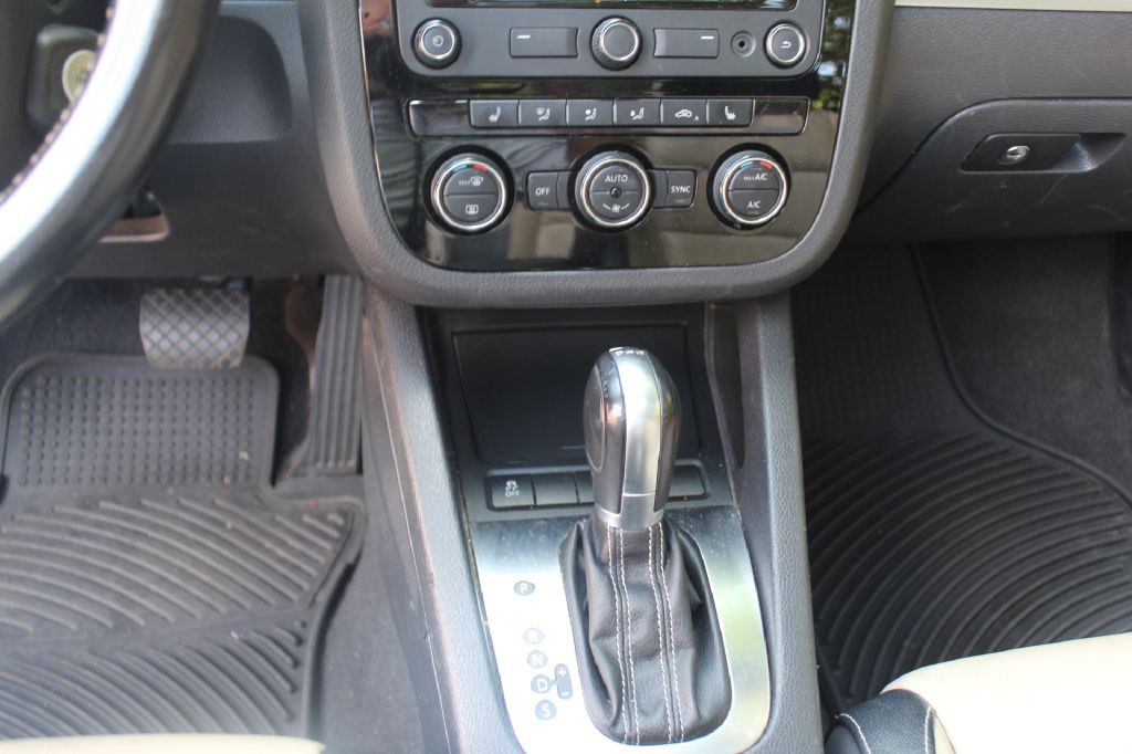 2015 Volkswagen Eos Image 18