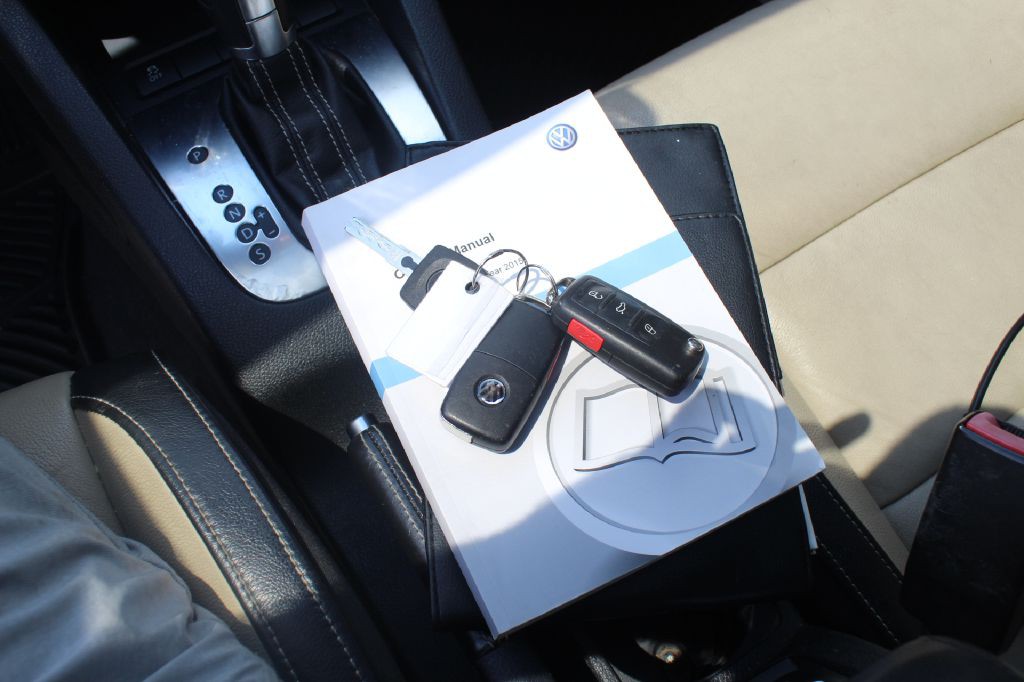 2015 Volkswagen Eos Image 28