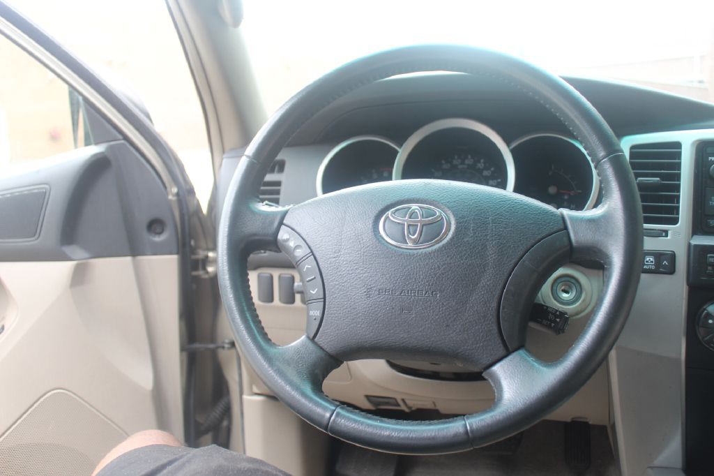 2006 Toyota 4Runner Image 16