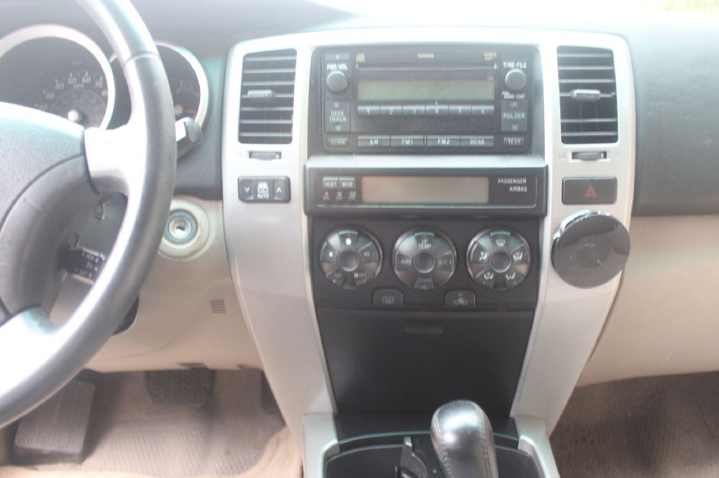 2006 Toyota 4Runner Image 17