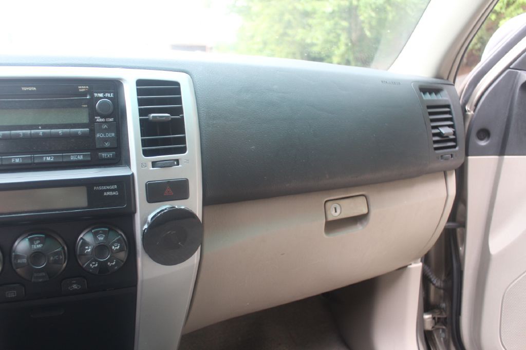 2006 Toyota 4Runner Image 18