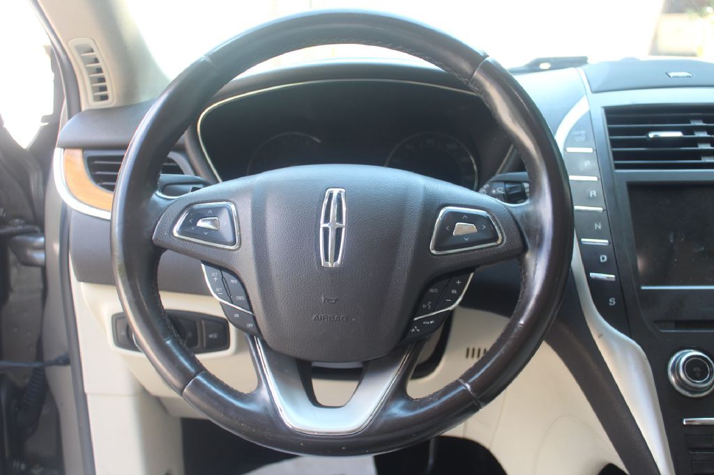 2016 Lincoln MKC Image 16