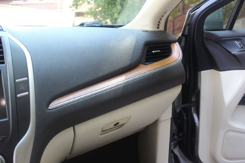 2016 Lincoln MKC Image 18