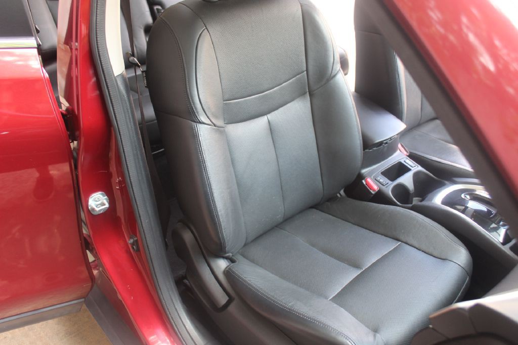 2014 Nissan Rogue Image 12