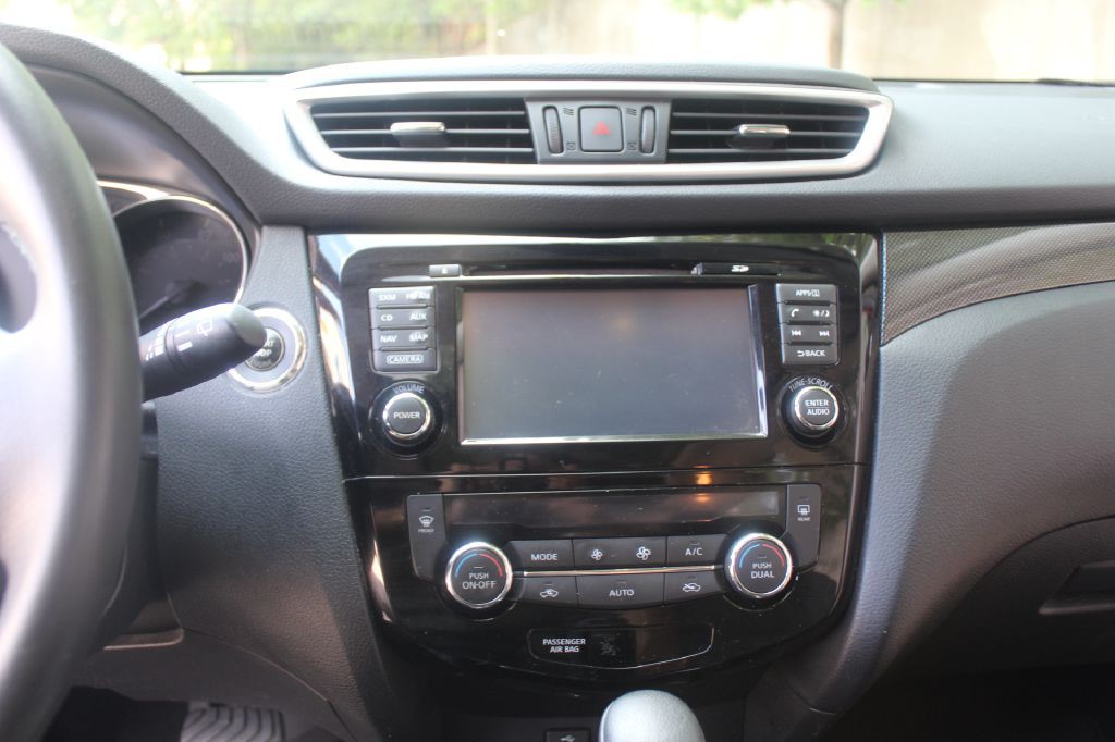 2014 Nissan Rogue Image 17