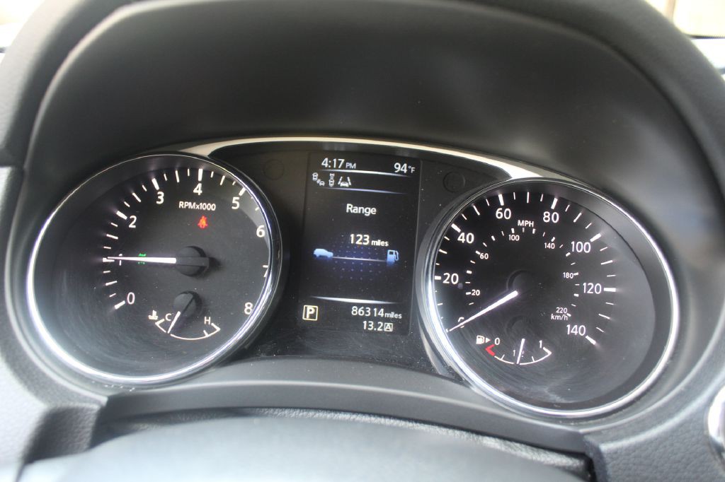 2014 Nissan Rogue Image 25