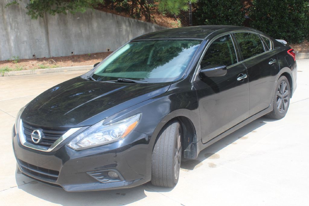 2017 Nissan Altima Image 2