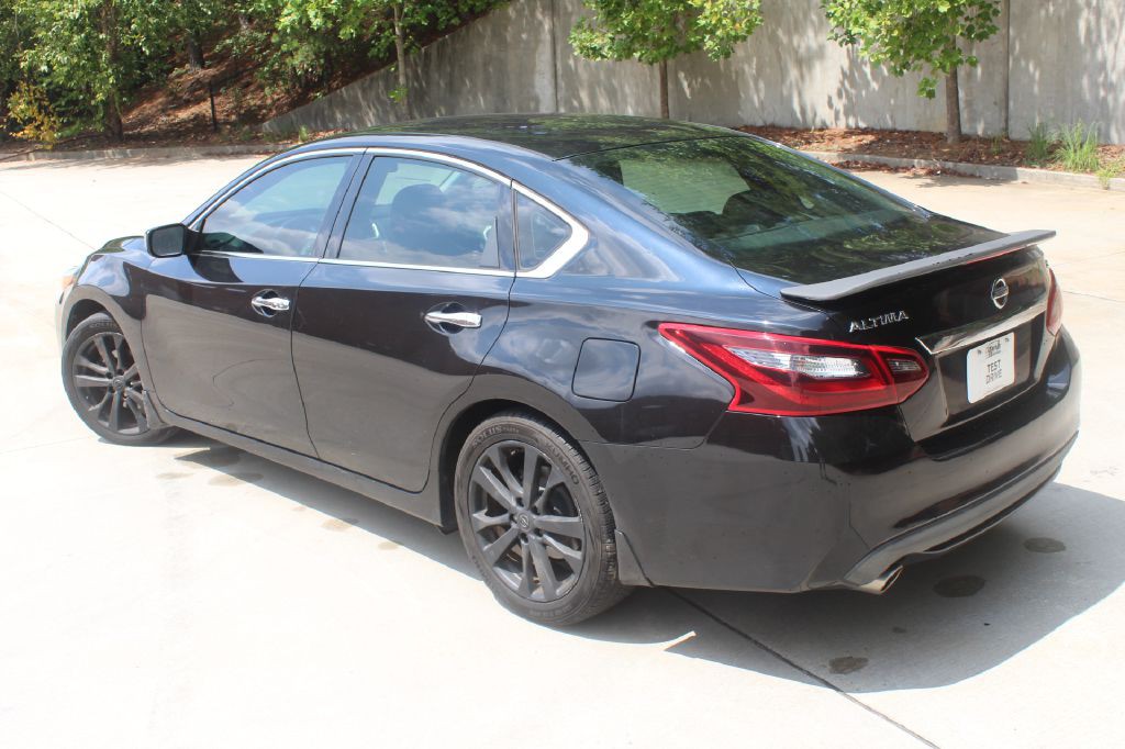 2017 Nissan Altima Image 3
