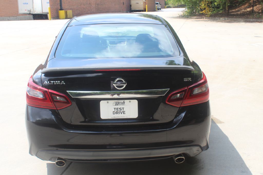 2017 Nissan Altima Image 4