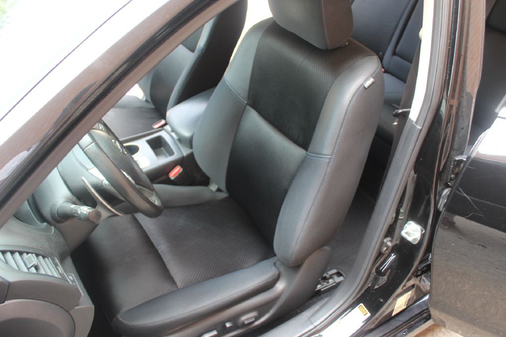 2017 Nissan Altima Image 11