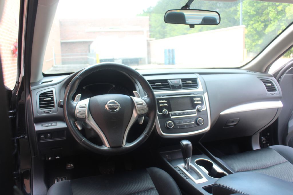 2017 Nissan Altima Image 15