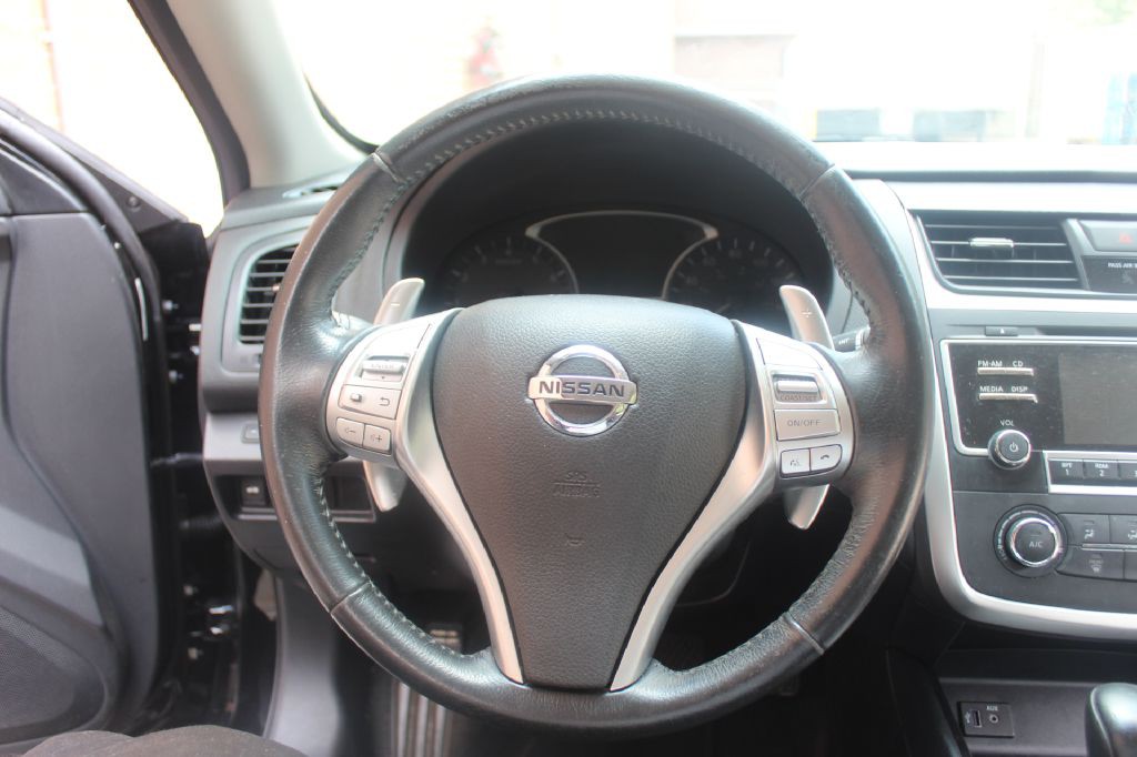 2017 Nissan Altima Image 16