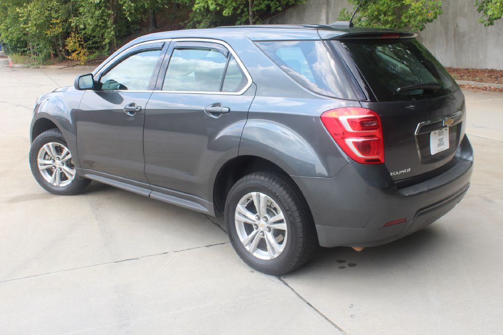 2017 Chevrolet Equinox Image 3
