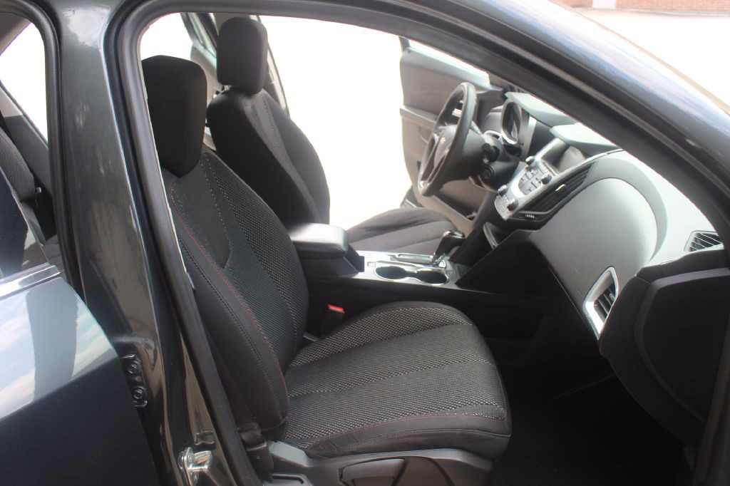 2017 Chevrolet Equinox Image 7
