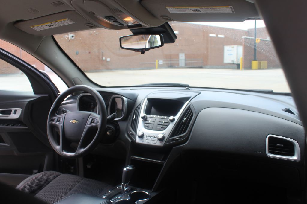 2017 Chevrolet Equinox Image 13