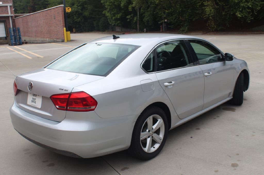 2013 Volkswagen Passat Image 5
