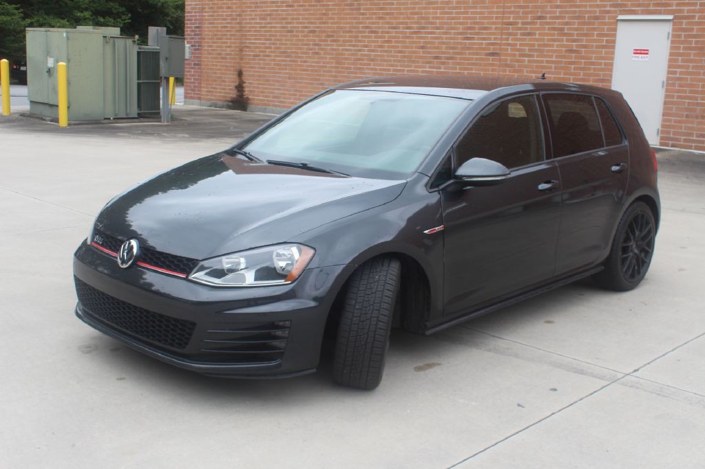 2017 Volkswagen GTI Image 2