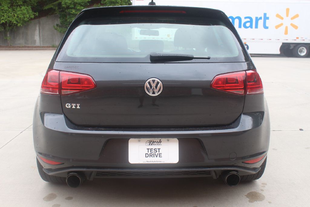 2017 Volkswagen GTI Image 4