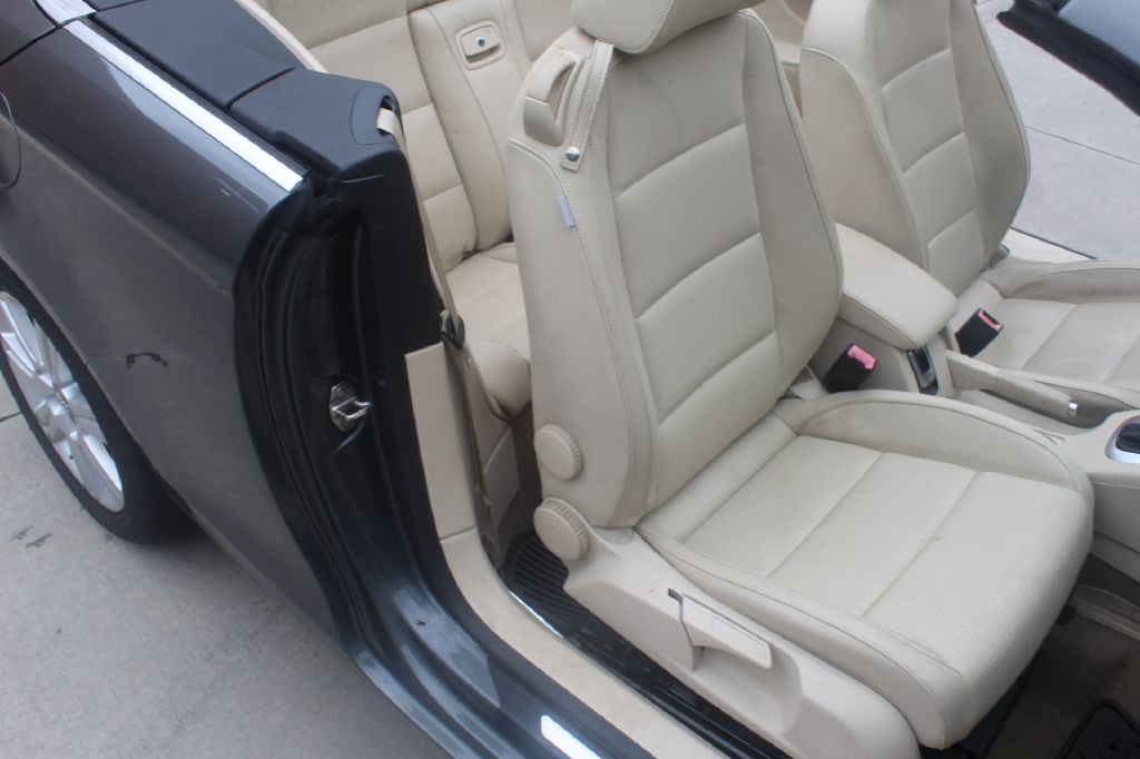 2013 Volkswagen Eos Image 10