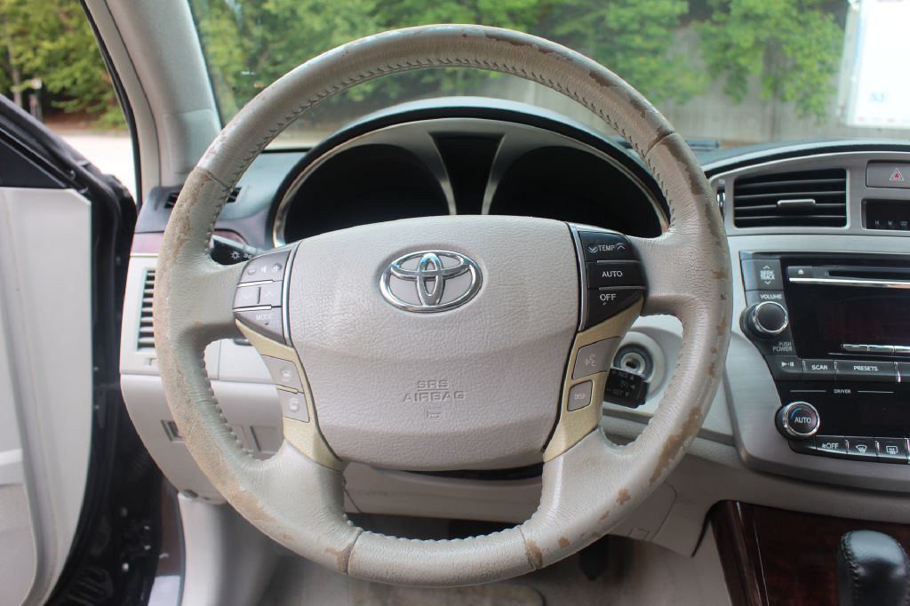 2012 Toyota Avalon Image 16