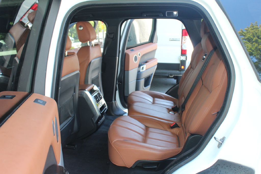 2015 Land Rover Range Rover Sport Image 9