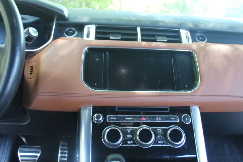 2015 Land Rover Range Rover Sport Image 18