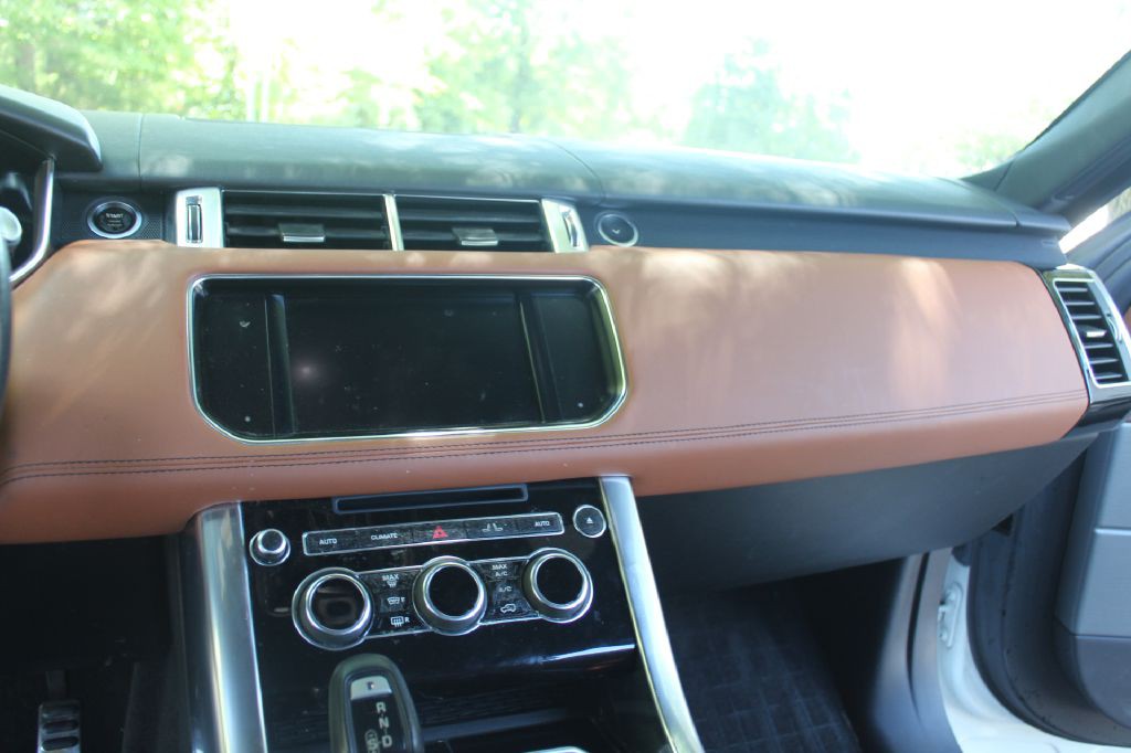 2015 Land Rover Range Rover Sport Image 19