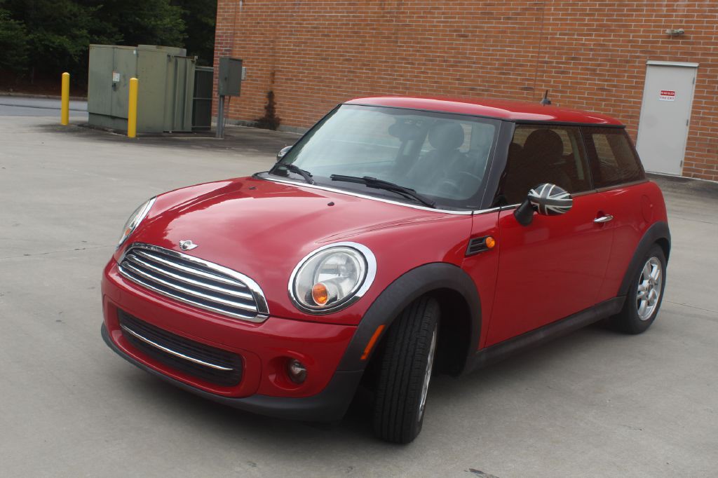 2013 MINI Cooper Image 2