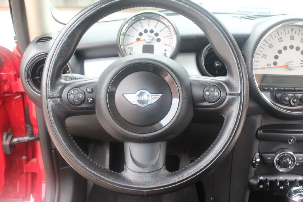 2013 MINI Cooper Image 14