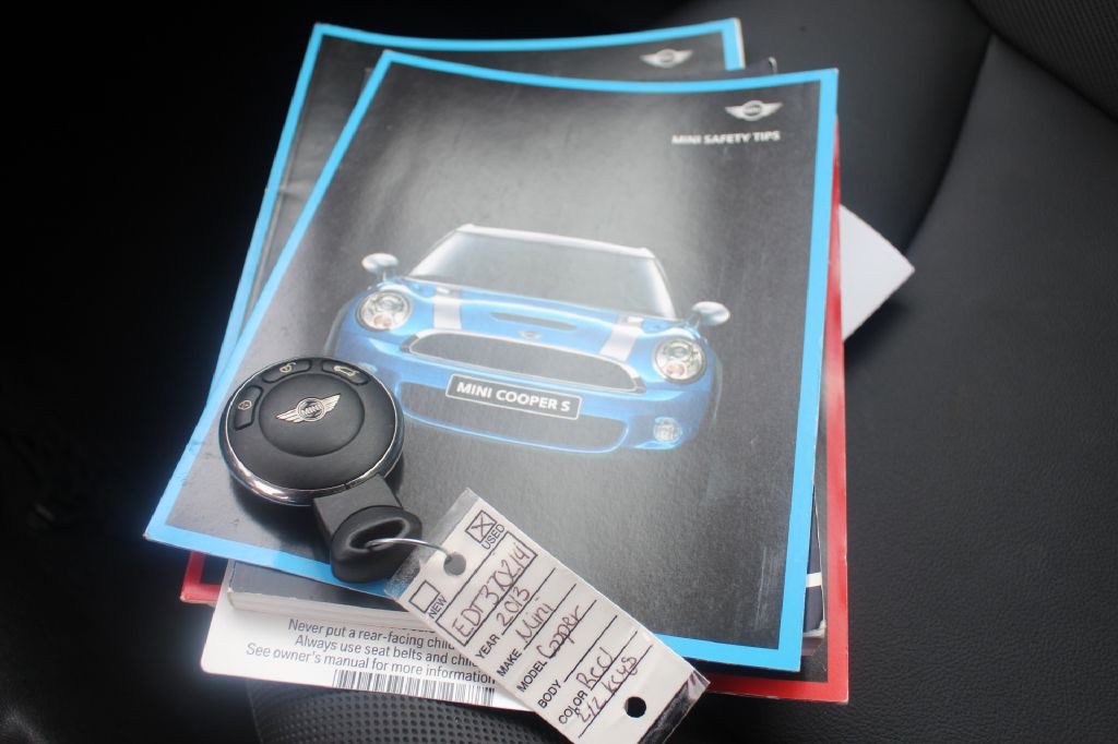 2013 MINI Cooper Image 20