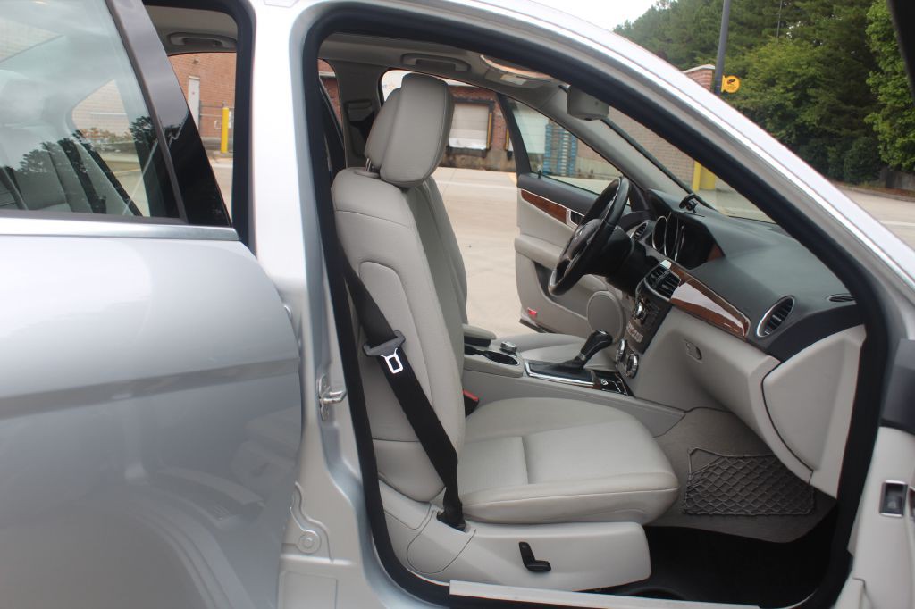 2012 Mercedes-Benz C-Class Image 33
