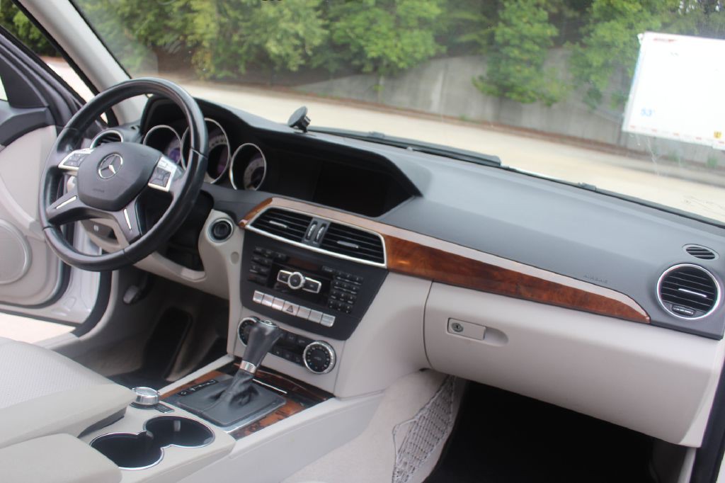 2012 Mercedes-Benz C-Class Image 39