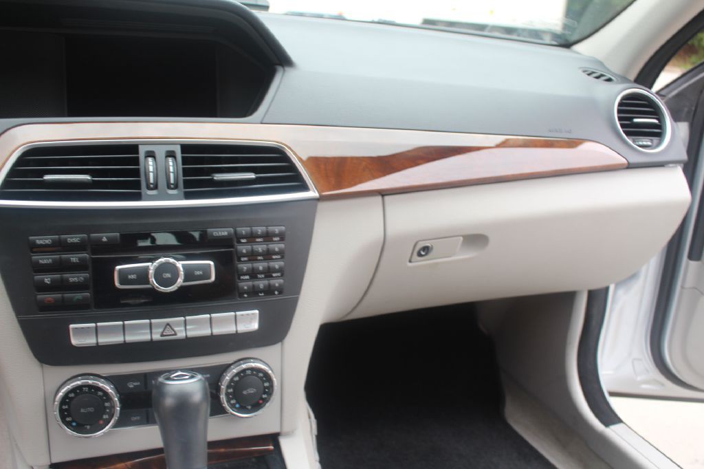 2012 Mercedes-Benz C-Class Image 44