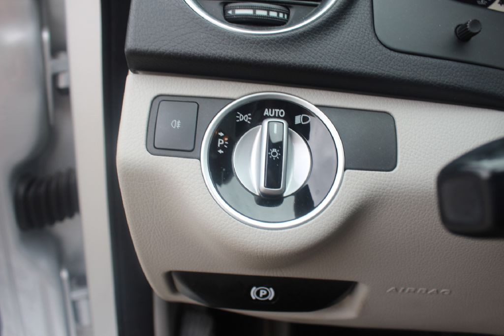 2012 Mercedes-Benz C-Class Image 46