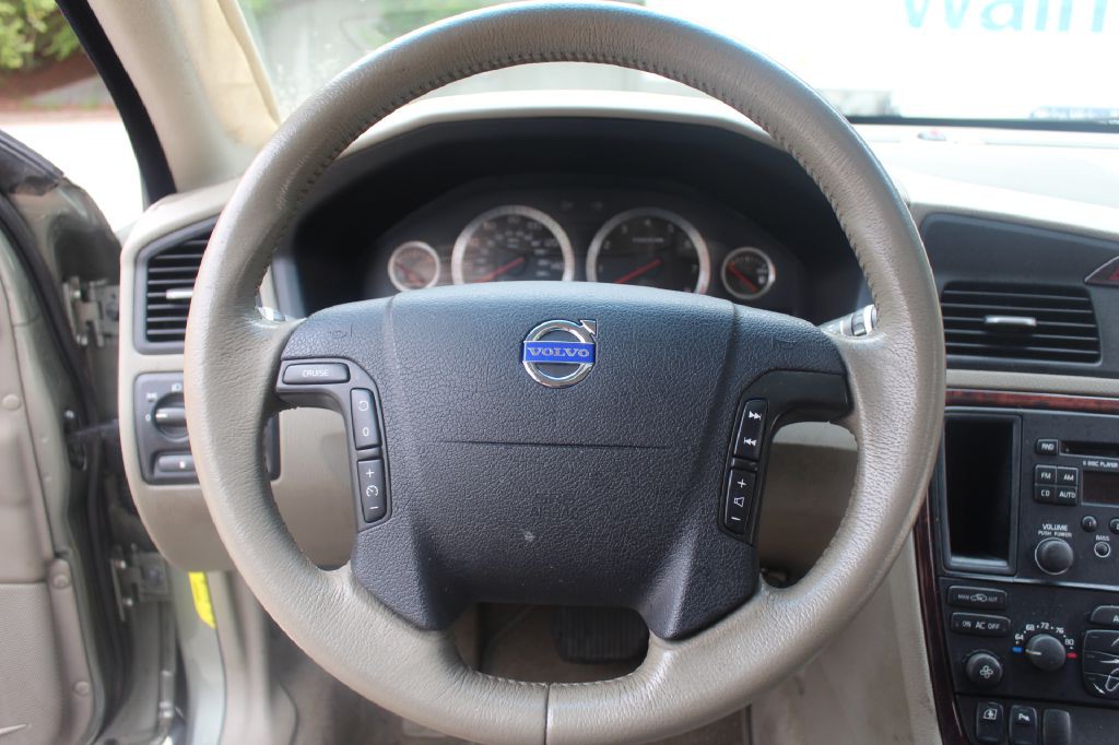 2007 Volvo XC70 Image 16