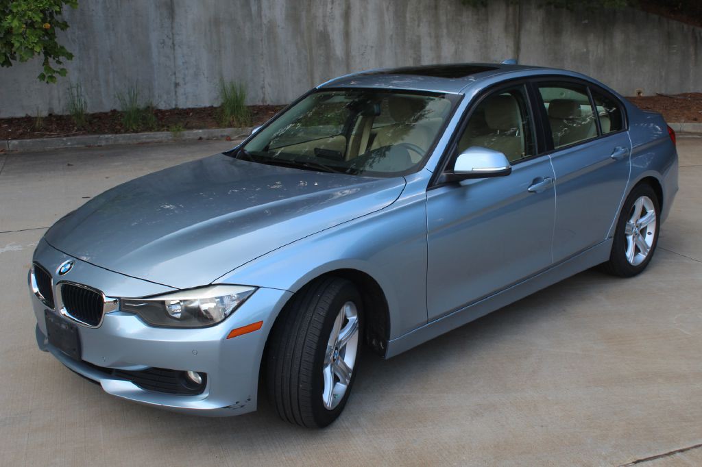 2014 BMW 3 Series Image 2