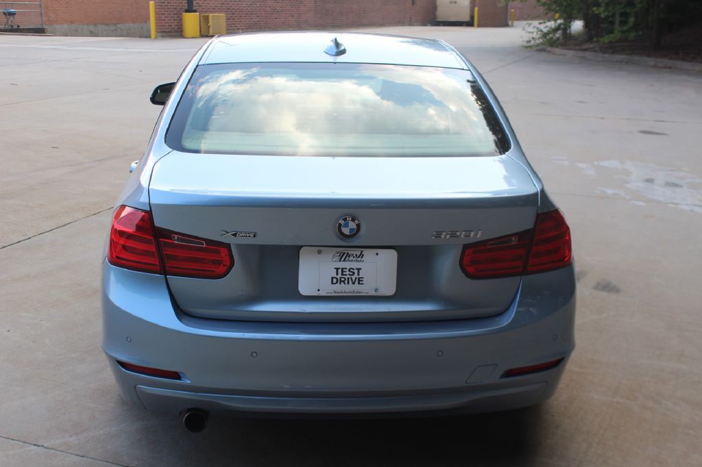 2014 BMW 3 Series Image 4