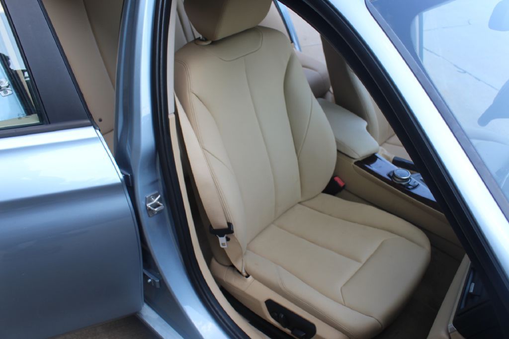 2014 BMW 3 Series Image 12