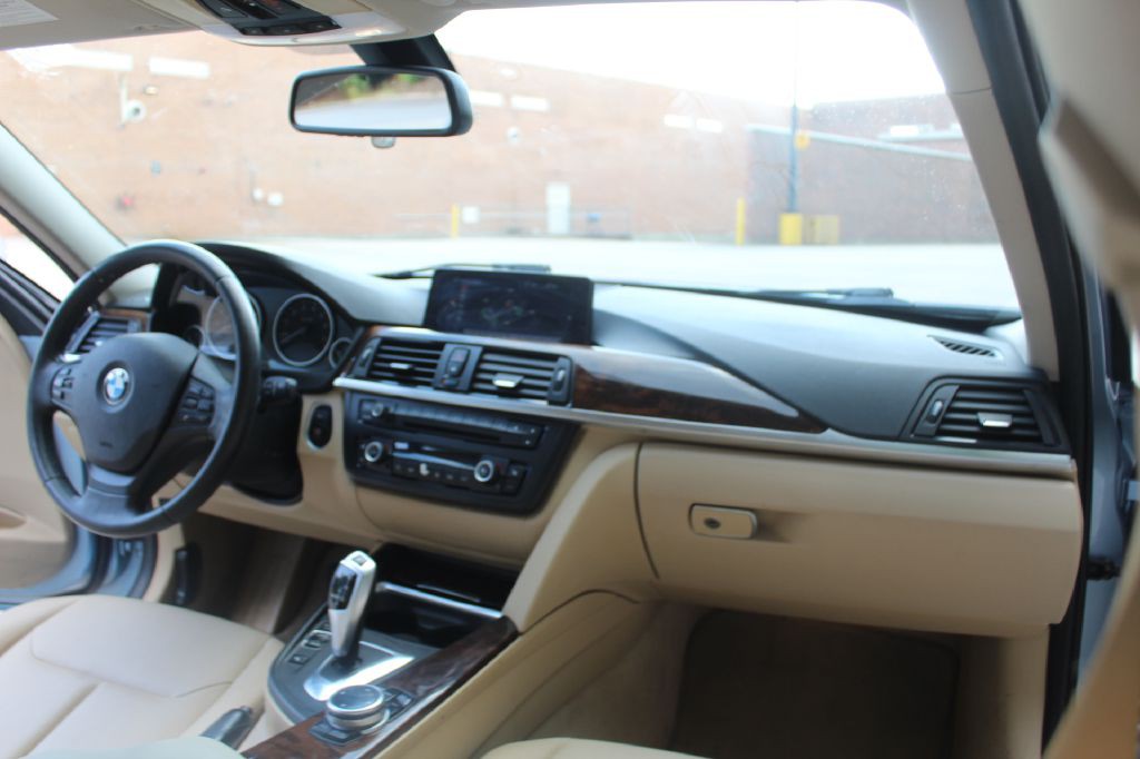 2014 BMW 3 Series Image 13