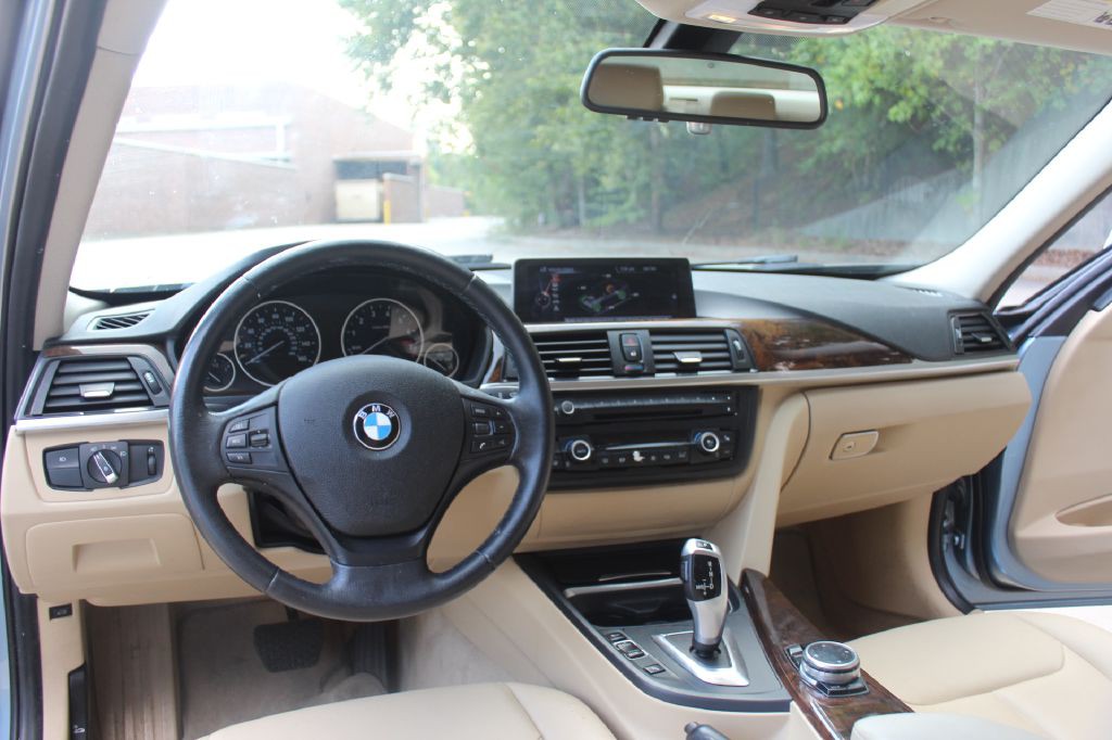 2014 BMW 3 Series Image 15