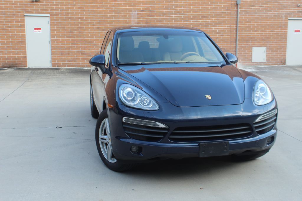 2011 Porsche Cayenne Image 1
