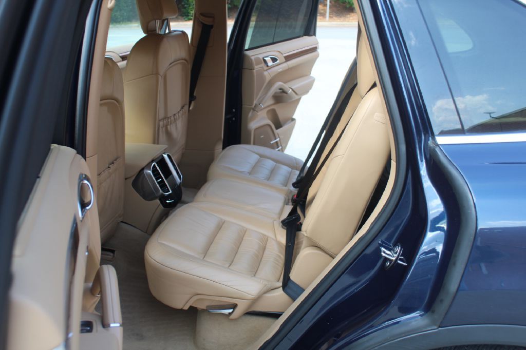 2011 Porsche Cayenne Image 9