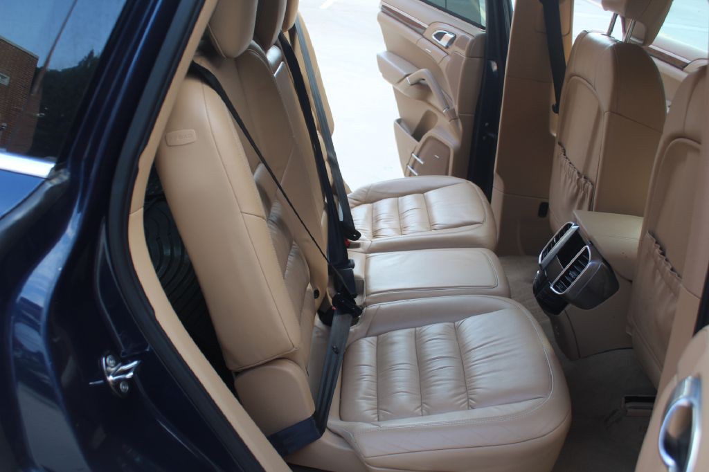 2011 Porsche Cayenne Image 13