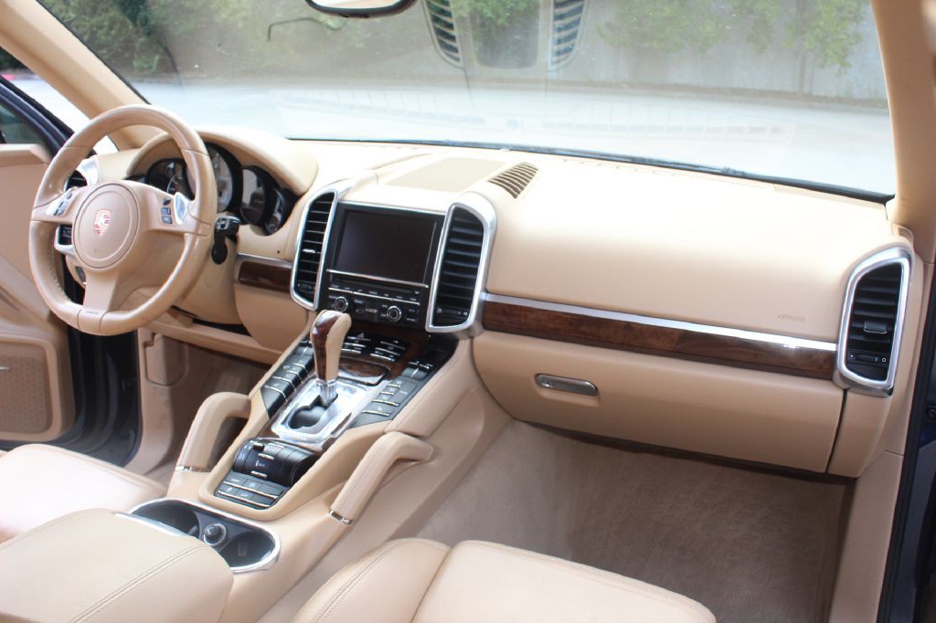 2011 Porsche Cayenne Image 14