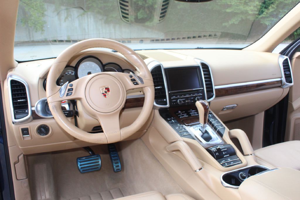 2011 Porsche Cayenne Image 16