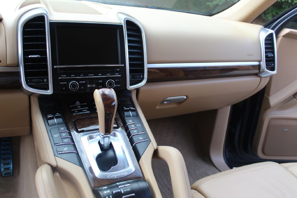 2011 Porsche Cayenne Image 19