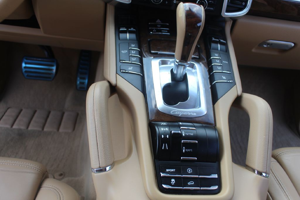 2011 Porsche Cayenne Image 20